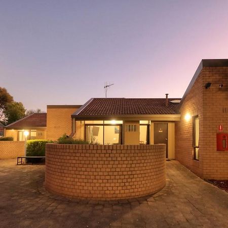Executive Hideaway Aparthotel Benalla Exterior photo