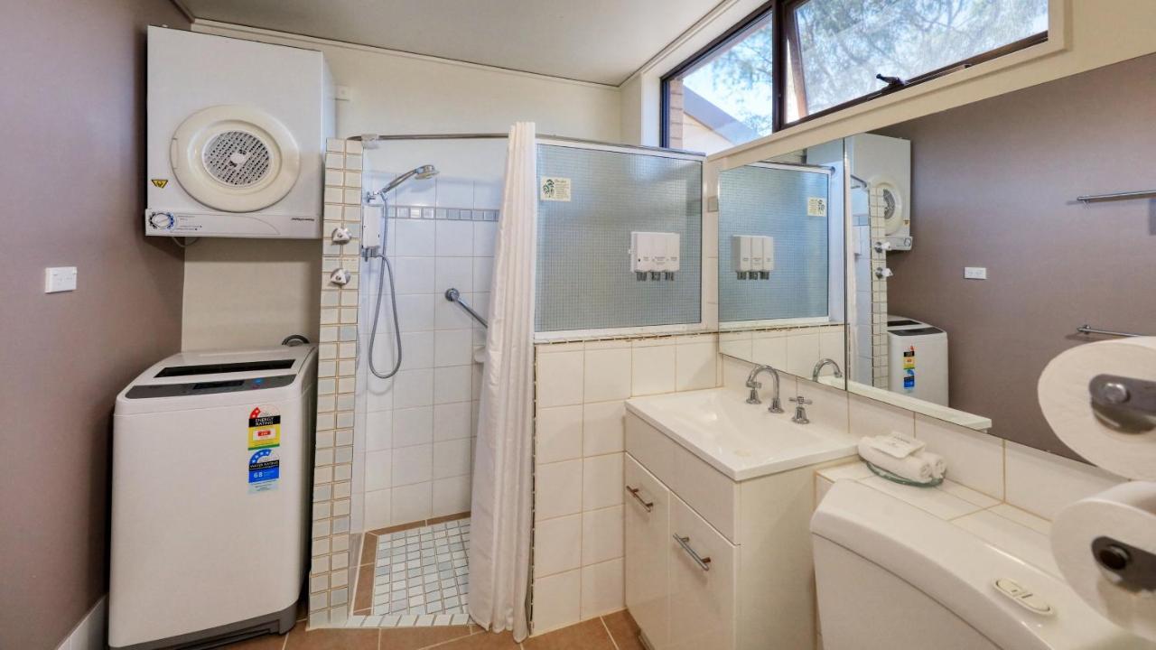 Executive Hideaway Aparthotel Benalla Exterior photo