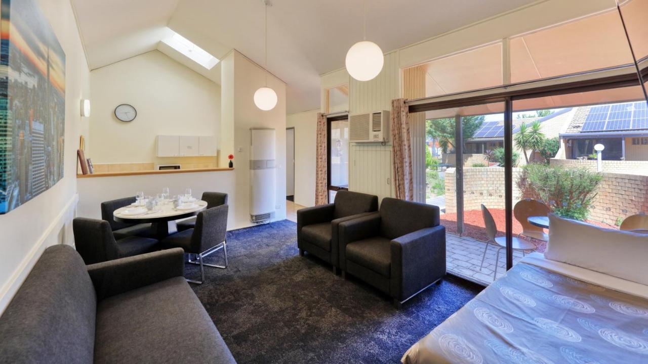 Executive Hideaway Aparthotel Benalla Exterior photo